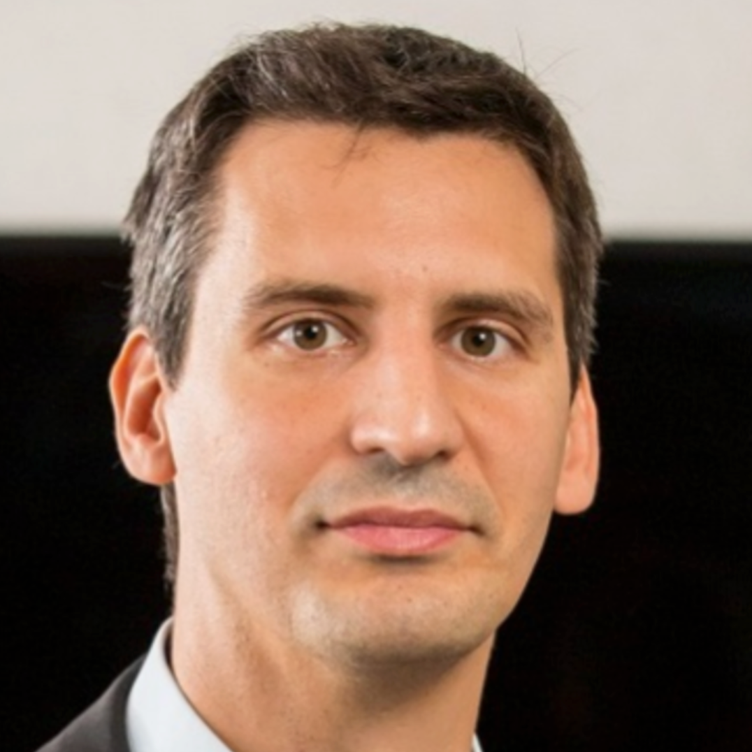     Juhász Péter Tibor
